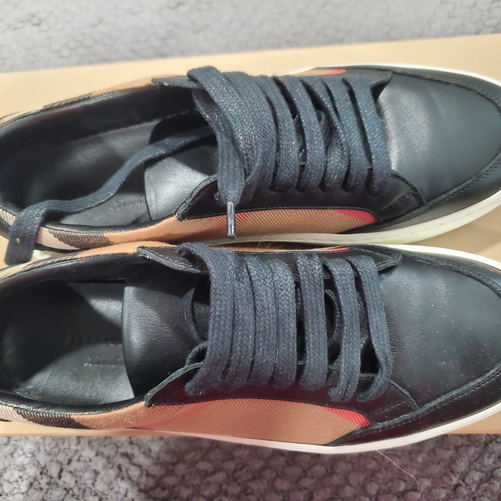 Burberry Black Leather & Classic Check Low-Top Sneakers - Picture 4 of 6